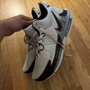 LeBron Witness 7